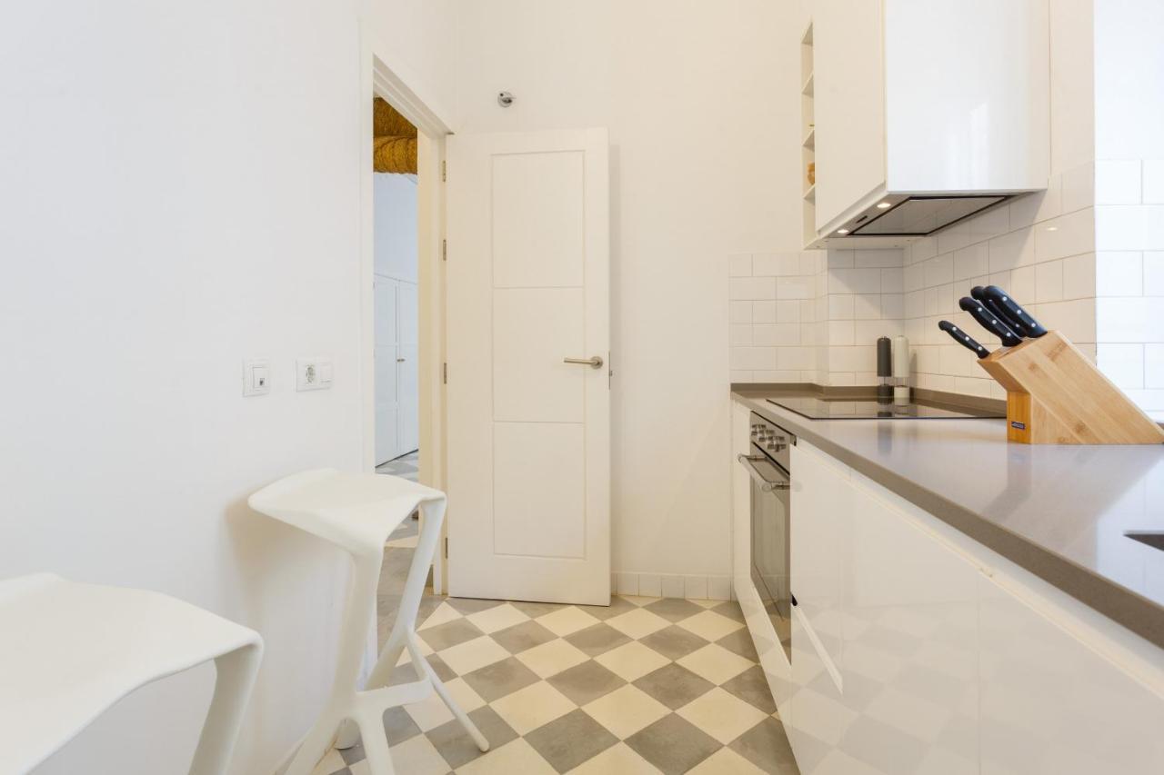 The Queen's Designer By Cadiz4rentals
