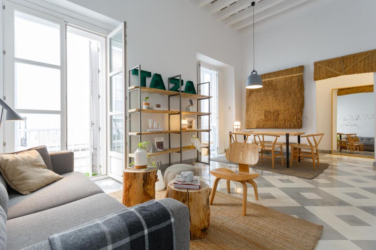 Apartment The Queen's Designer By Cadiz4rentals Cadiz