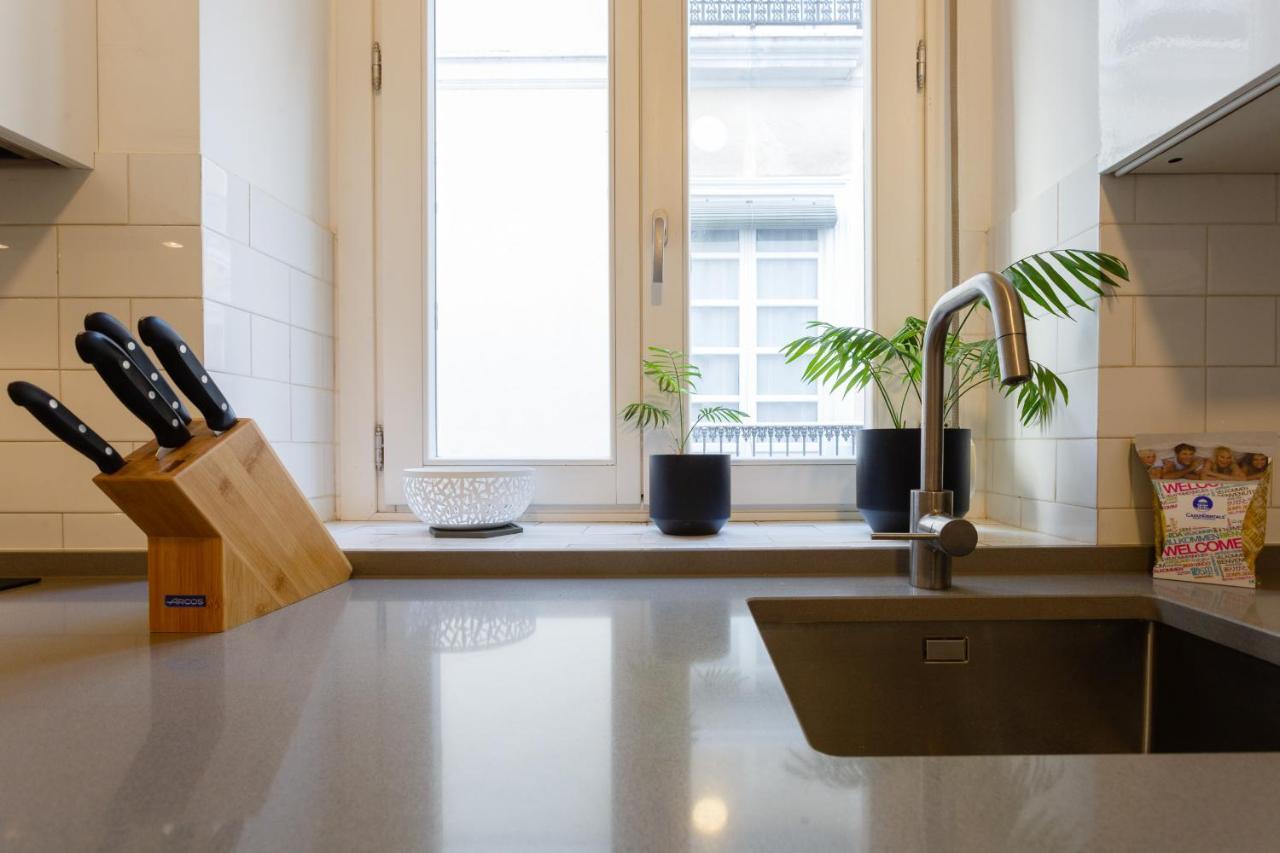 Apartment The Queen's Designer By Cadiz4rentals Cadiz