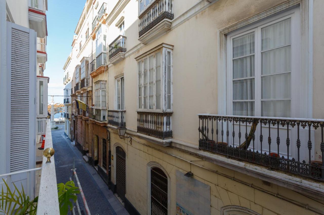 The Queen's Designer By Cadiz4rentals Apartment *